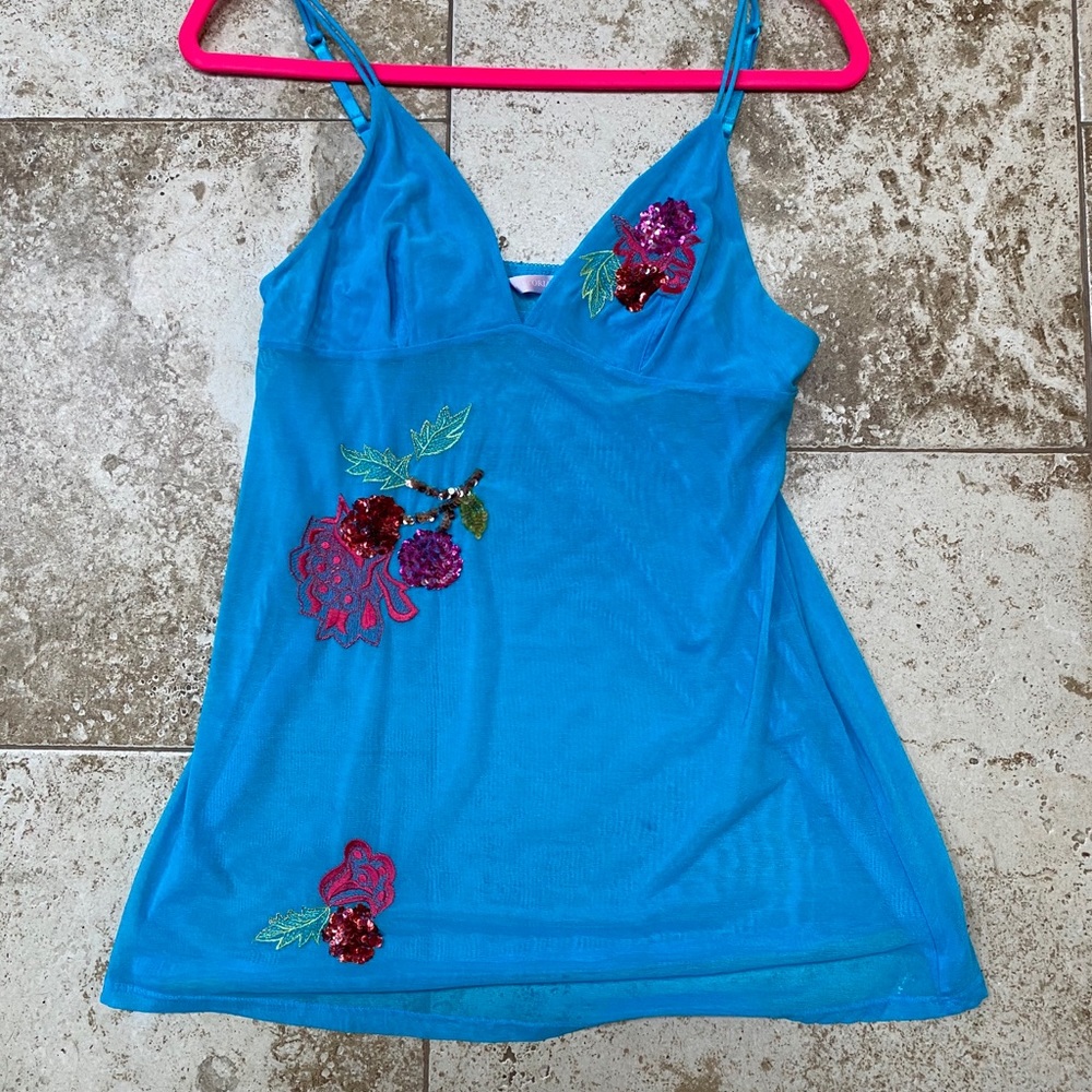 Adorable vs slip top!!